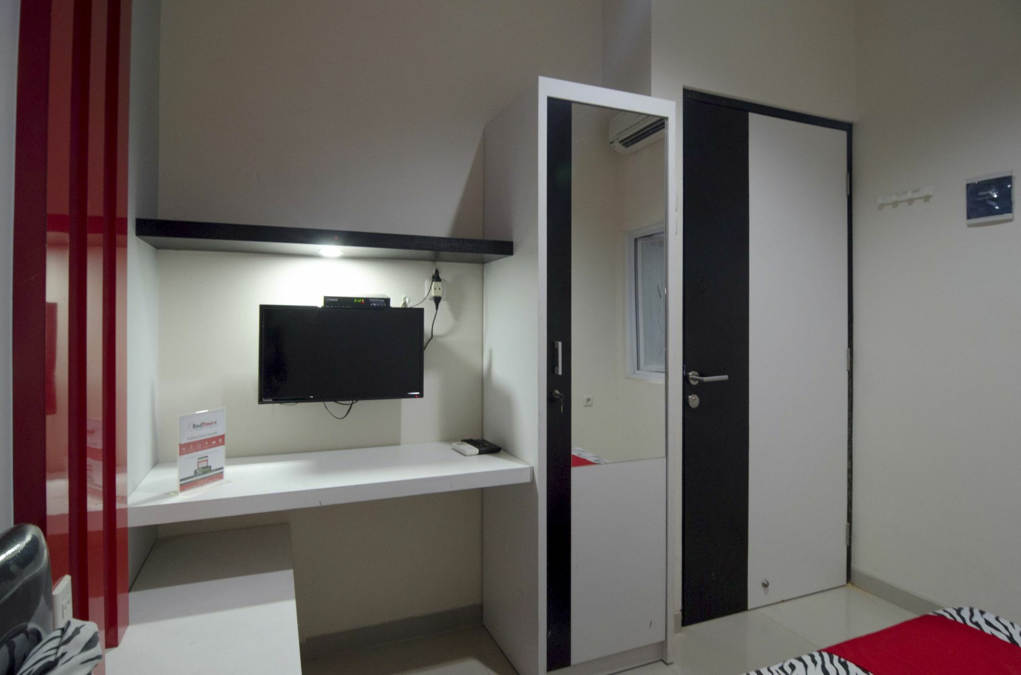 Reddoorz Near Lawang Sewu Ξενοδοχείο Σεμαράνγκ Εξωτερικό φωτογραφία