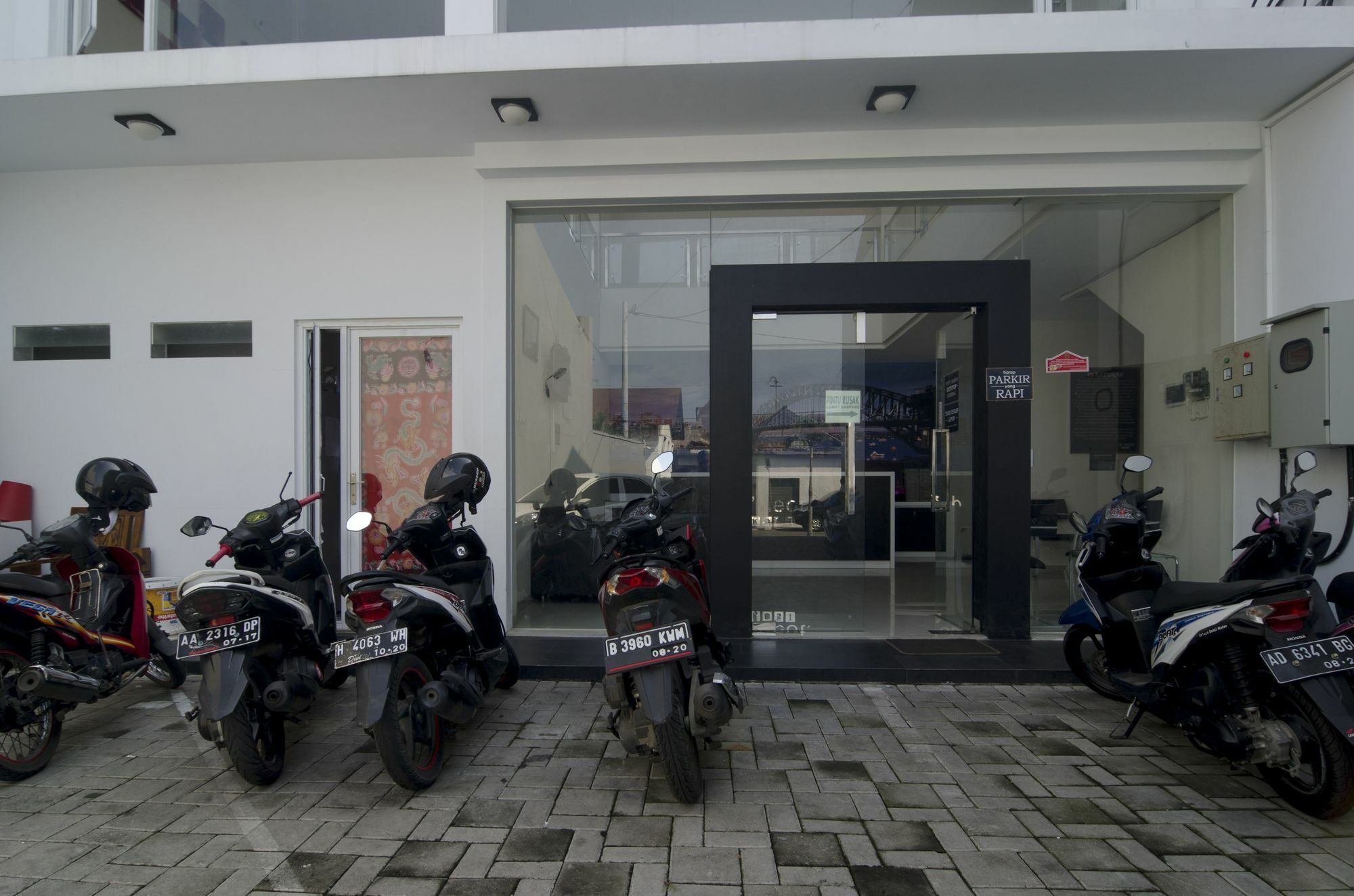 Reddoorz Near Lawang Sewu Ξενοδοχείο Σεμαράνγκ Εξωτερικό φωτογραφία
