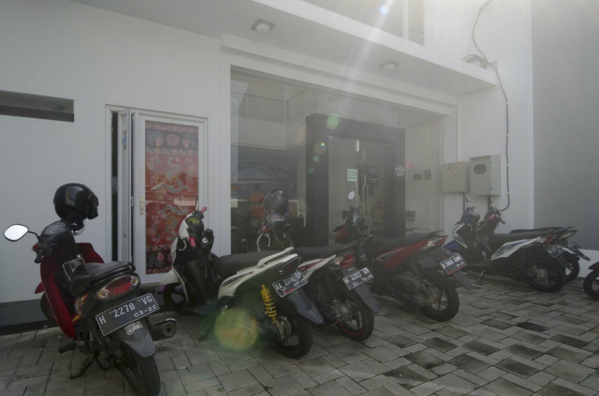 Reddoorz Near Lawang Sewu Ξενοδοχείο Σεμαράνγκ Εξωτερικό φωτογραφία